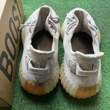 Load image into Gallery viewer, Yeezy Sesame 350 V2s Size 8
