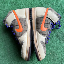 Load image into Gallery viewer, Nike Tweed Orange Blaze High Dunks Size 13
