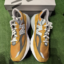 Load image into Gallery viewer, New Balance Workwear Grey 990V6 Size 13
