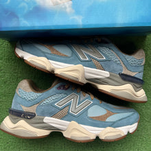 Load image into Gallery viewer, New Balance Bodega 9060s Size 10.5
