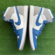 Load image into Gallery viewer, Jordan True Blue 1s Size 11.5
