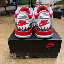 Load image into Gallery viewer, Jordan Fire Red 3s Size 7.5
