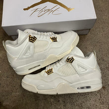 Load image into Gallery viewer, Jordan Metallic Gold 4s Size 12W/10.5M
