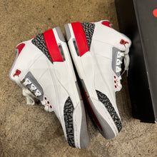 Load image into Gallery viewer, Jordan Fire Red 3s Size 7.5
