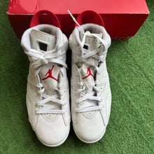 Load image into Gallery viewer, Jordan Red Oreo 6s Size 9.5
