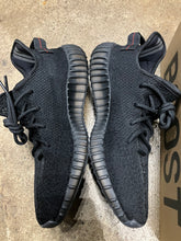 Load image into Gallery viewer, Yeezy Bred 350 V2s Size 11
