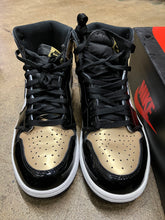 Load image into Gallery viewer, Jordan Gold Toe 1s Size 10
